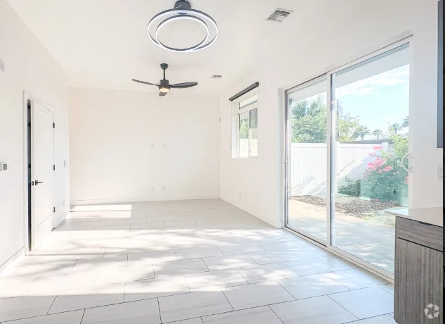 Building Photo - 3107 N 39th St Rental