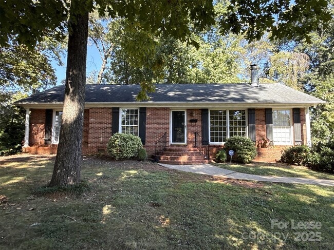 Photo - 2209 Stonewood Dr