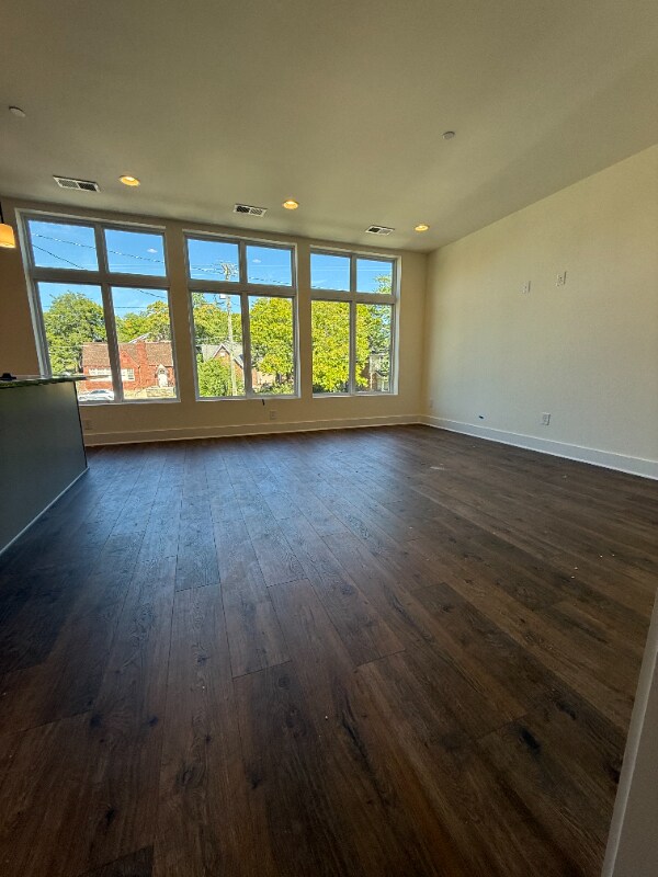 3133 Long Blvd Unit 202