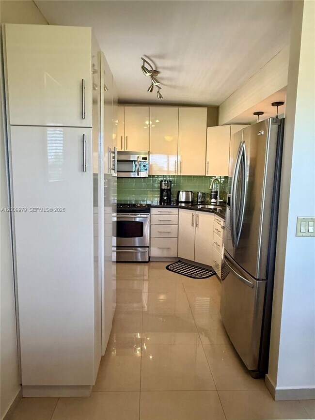 Photo - 467 Golden Isles Dr Unit 310