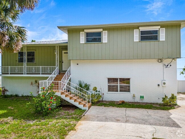Building Photo - 7810 S Tropical Trail Rental