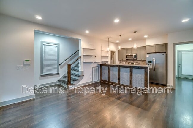 Photo - 917B Spain Ave