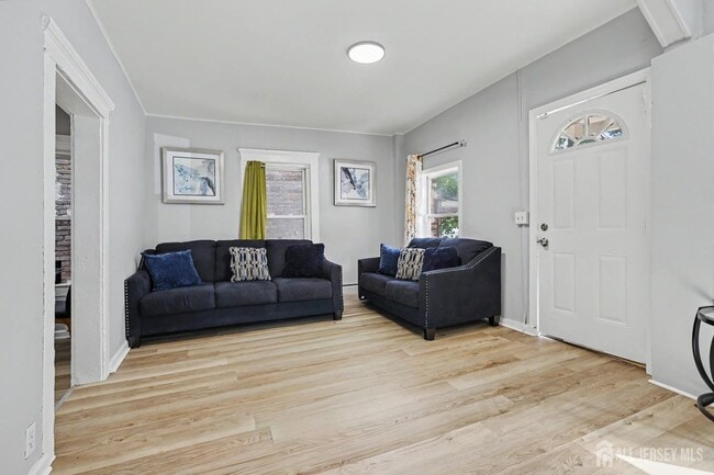 Photo - 181 Hale St