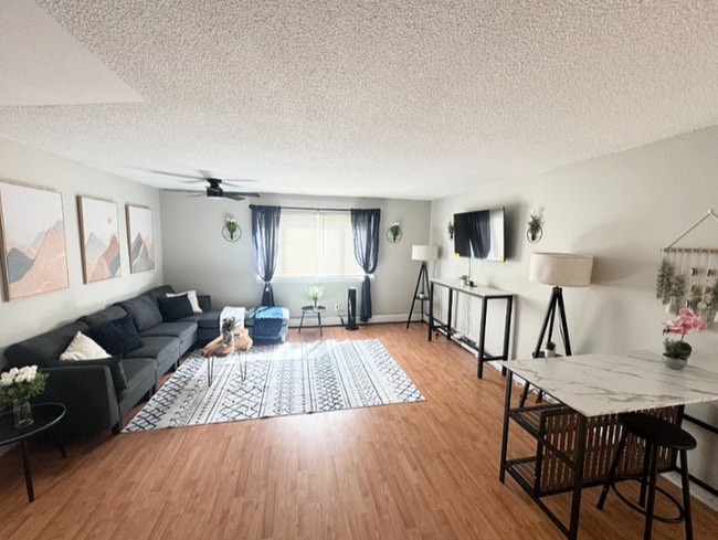 Building Photo - 316 E Brookside St Unit 23