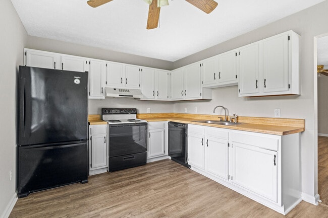 Photo - 230 Donalynn Dr