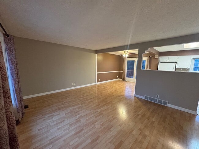 Photo - Beautiful 3 Bedroom, 3 Bathroom Home with Large Kitchen & Finished Basement