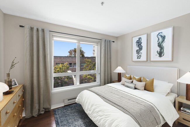 Photo - 2900 on First