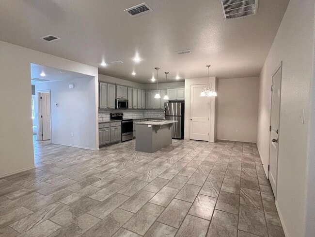 Photo - Beautiful 2 bed/2 bath/2 car garage Townhome!