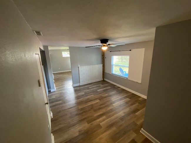 Photo - 2903 E Michigan St