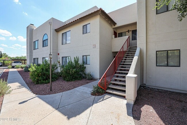 Building Photo - 750 E Northern Ave Unit 2041