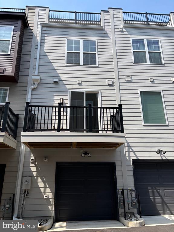 Building Photo - 7373 Arlington Blvd Rental