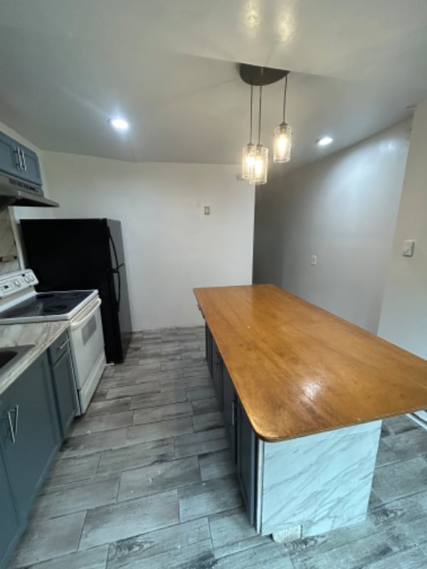 Building Photo - 716 E Mahanoy St