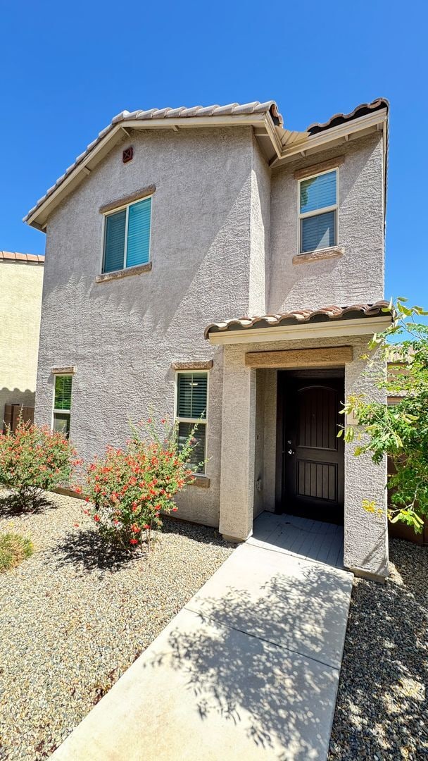 Photo - North Central (Mountain and Prince)  2 story, 3 bed, 2.5 bath home with 2 car garage!