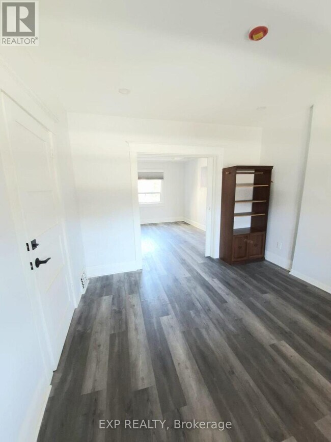 Photo - 137 Glenmore Rd