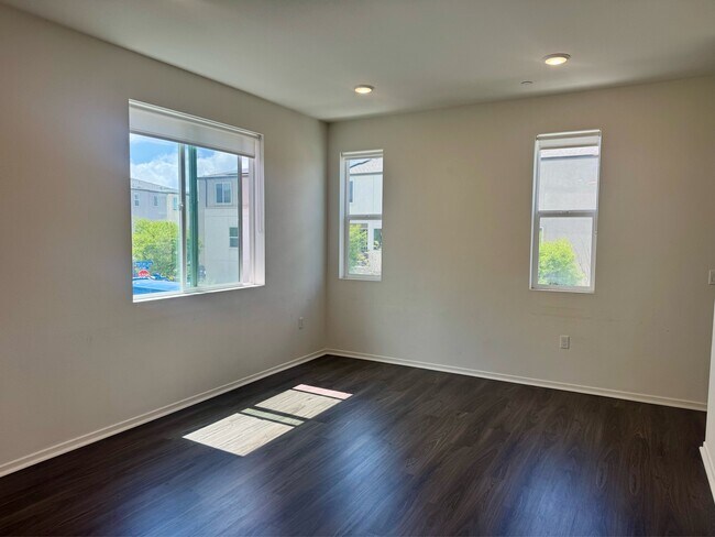 Photo - 5208 Surfwalk Wy