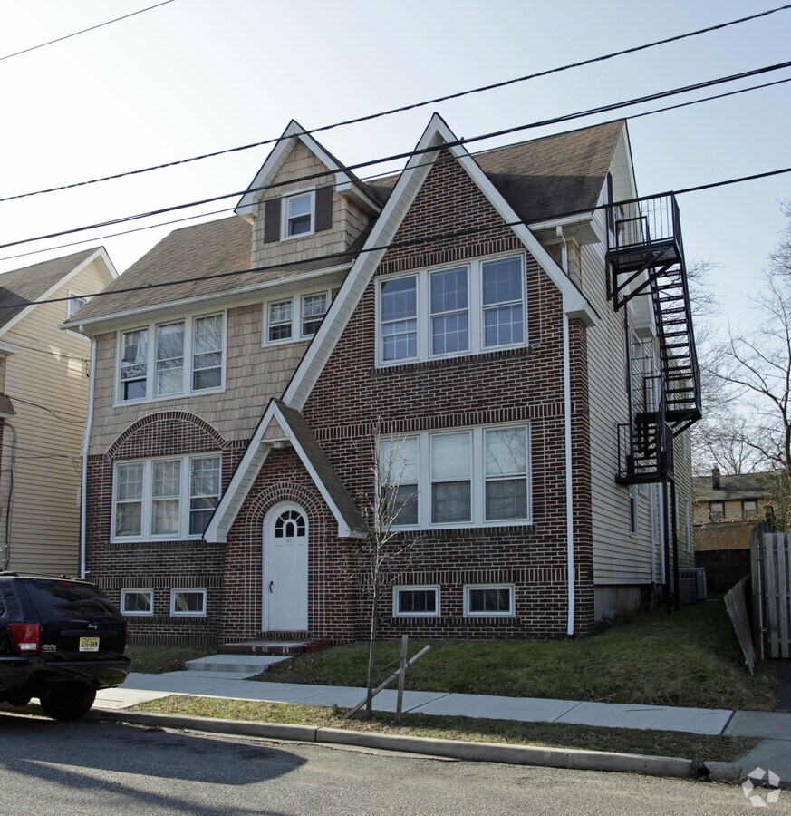 Photo - 20 Comstock St Apartments