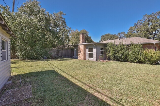Photo - 4613 Libbey Dr