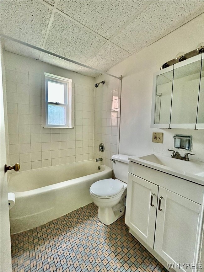 Photo - 34 Latona Ct