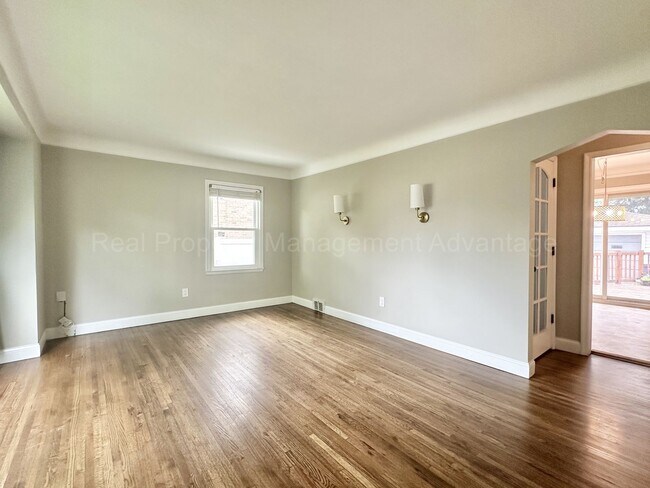 Photo - Charming Royal Oak 3-Bed with Sunroom, Dec... House