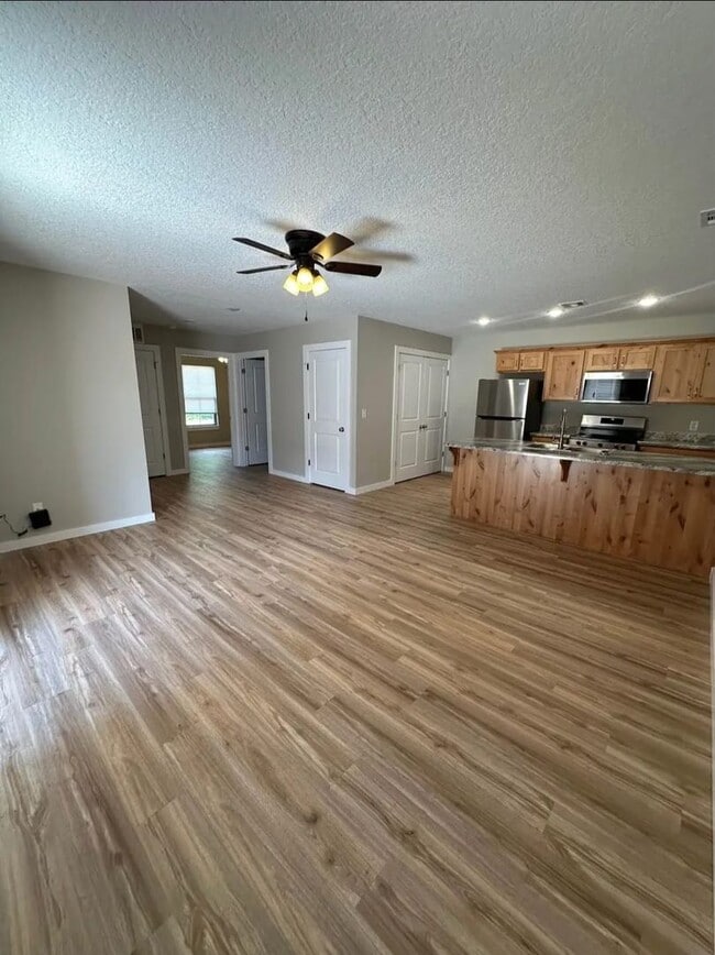 Photo - 2 Bedroom at Limestone Estates Unit Univ.