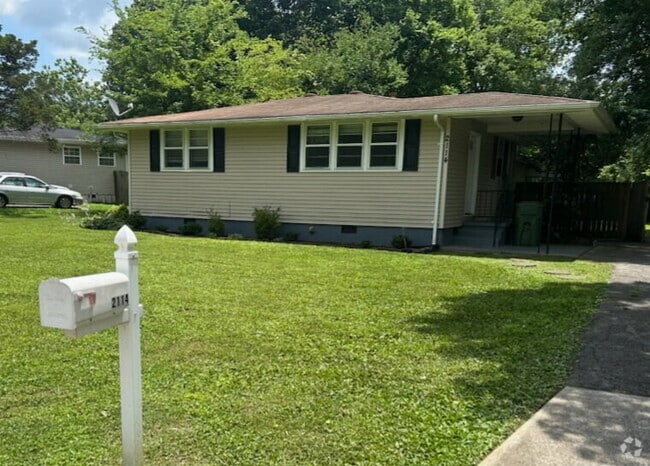 Building Photo - "2-Bedroom Retreat with Located in the 5 P... Rental