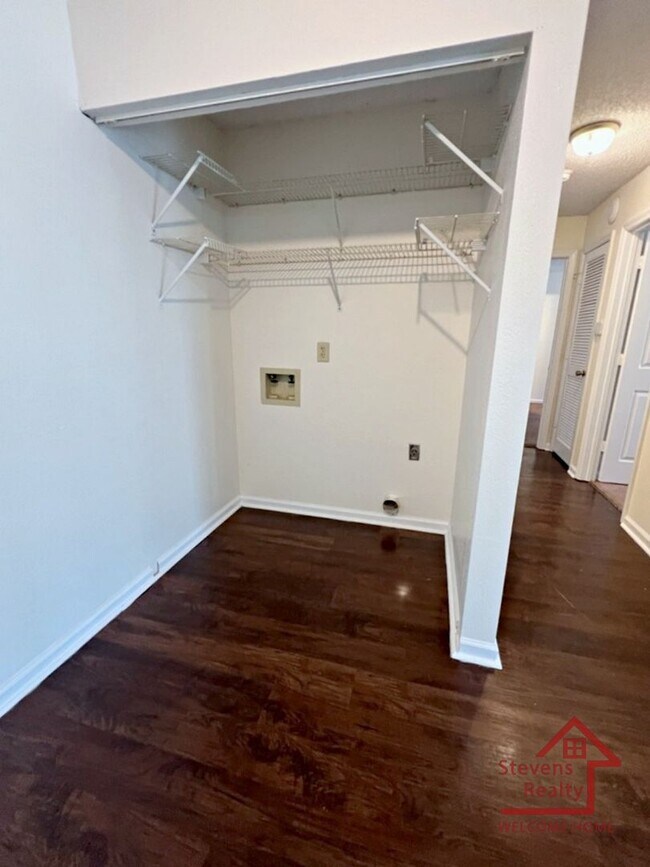 Photo - 430 Oriole Dr