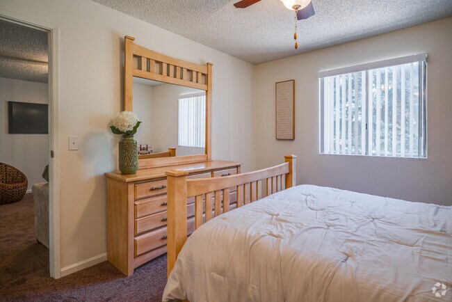 2 BR, 2 BA - 856 SF