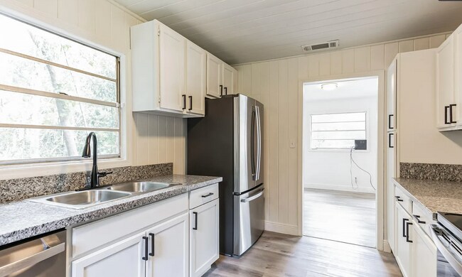 Photo - 3636 Turton Ave