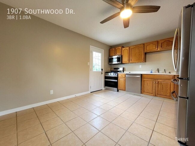 Photo - 1907 Southwood Dr