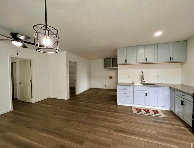 Photo - 1322 Grape Ave