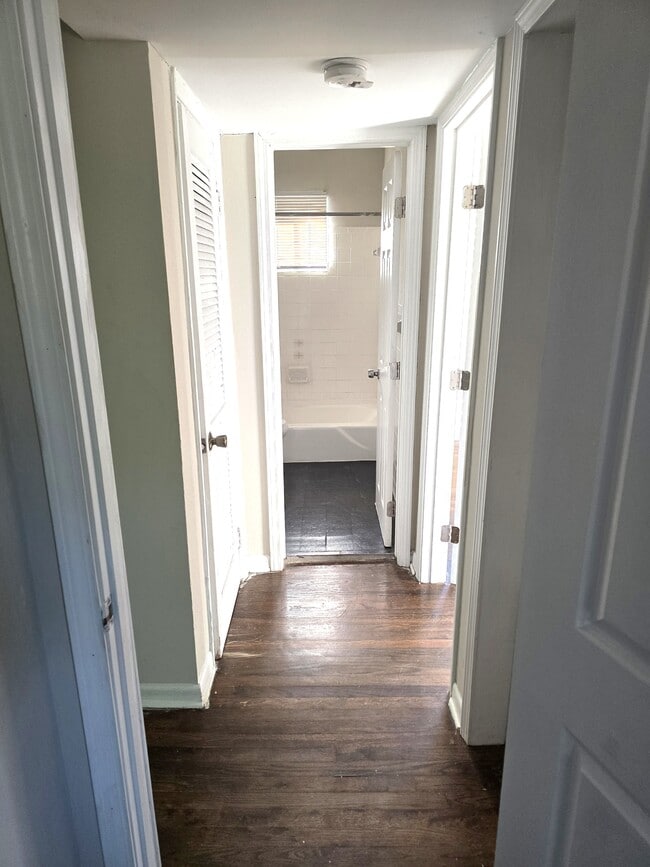 Photo - Sells Avenue Unit 4 - 2nd Floor