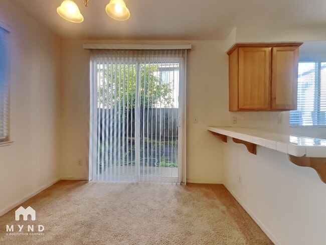 Photo - 10 Shadmoor Pl