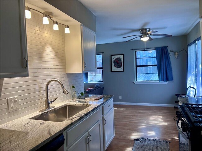 Photo - 5710 Signal Point