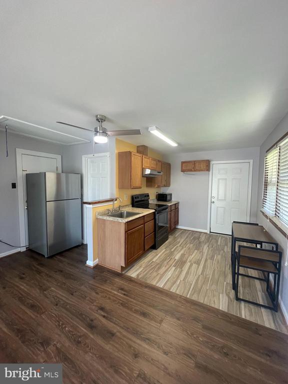 Photo - 5527 Halwis St