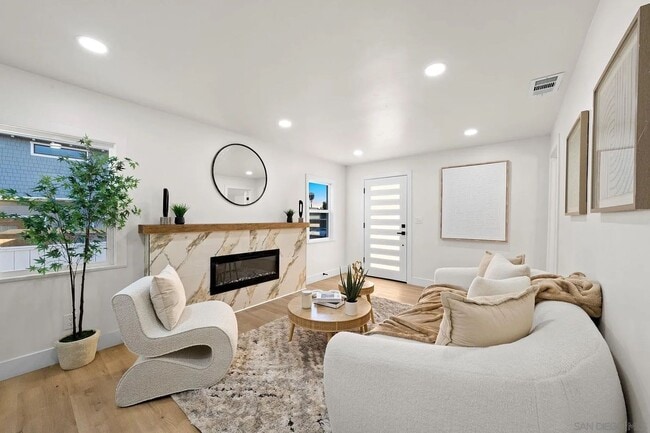 Photo - Beautifully Remodeled 3-Bed Home in Prime Location – AVALIABLE EARLY MAY