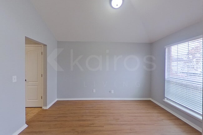 Photo - 1128 Pikes Peak Dr