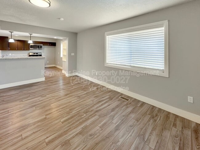 Photo - 10331 Utahna Rd