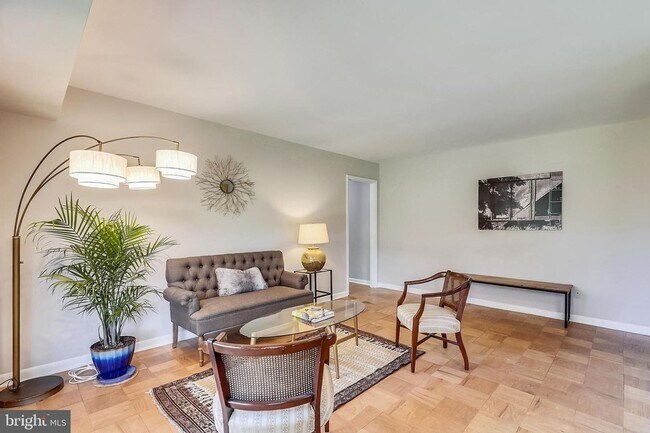 Photo - Private and Spacious Condo in Bethesda!