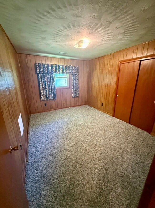 Photo - 2529 McLean Rd