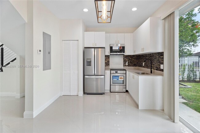 Photo - 1252 NW 39th St Unit 1252