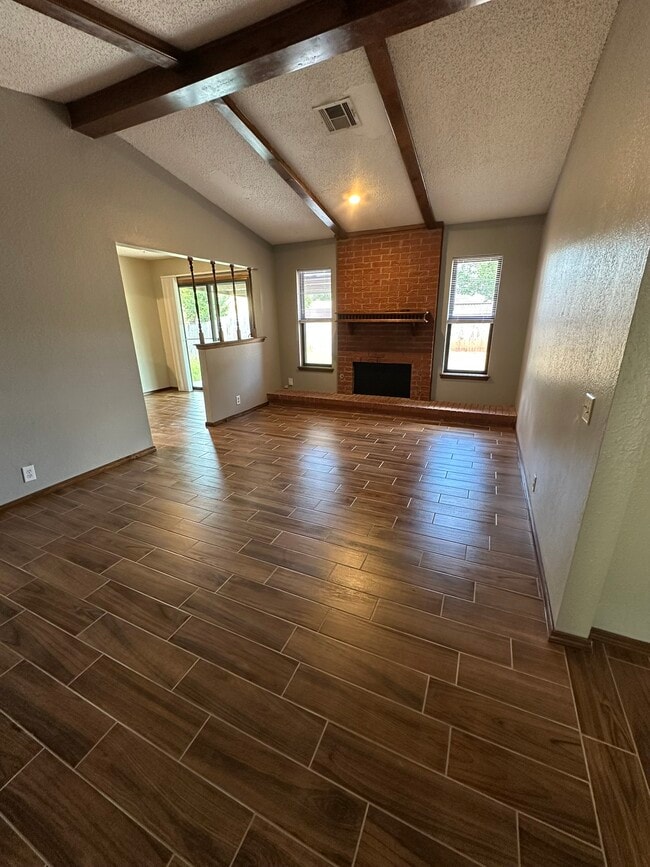 Photo - 108 S English Dr