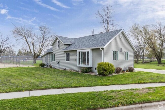 Building Photo - Stoughton Single Family Rental