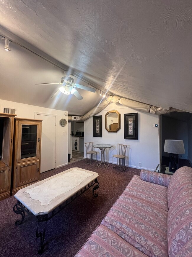 Photo - 466 Derby Ave