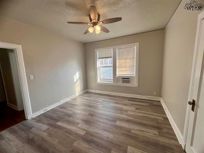 Photo - 1109 Harrison St