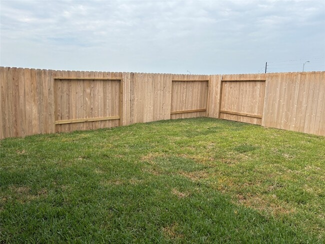 Building Photo - 607 Amberwood Creek Dr