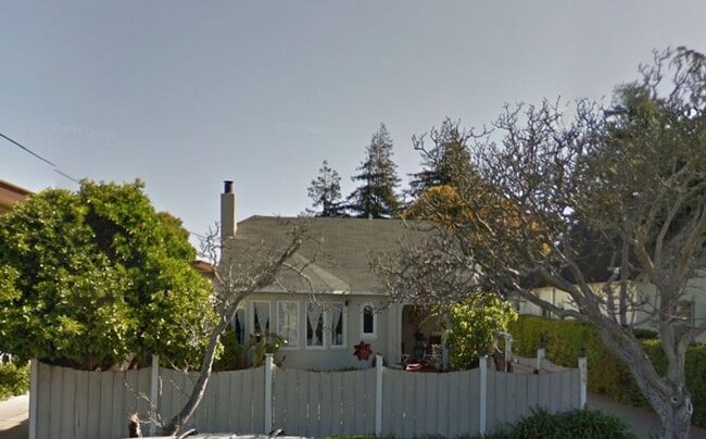 Building Photo - 616 N Claremont St Unit A Rental