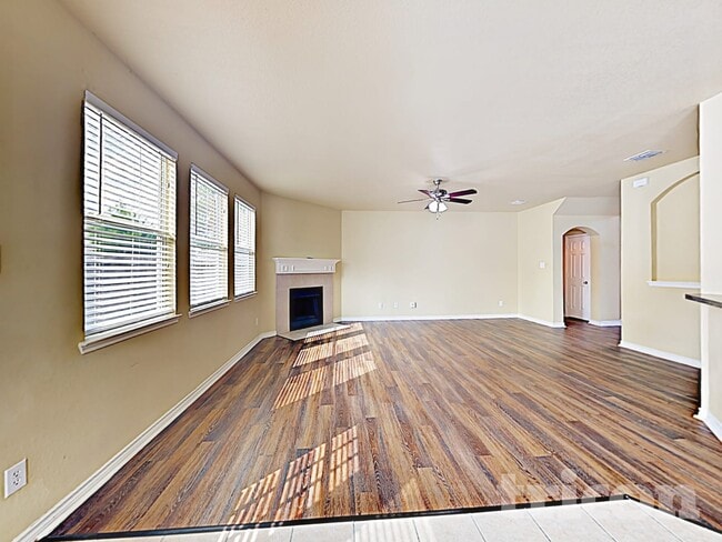 Photo - 2146 Cimarron St