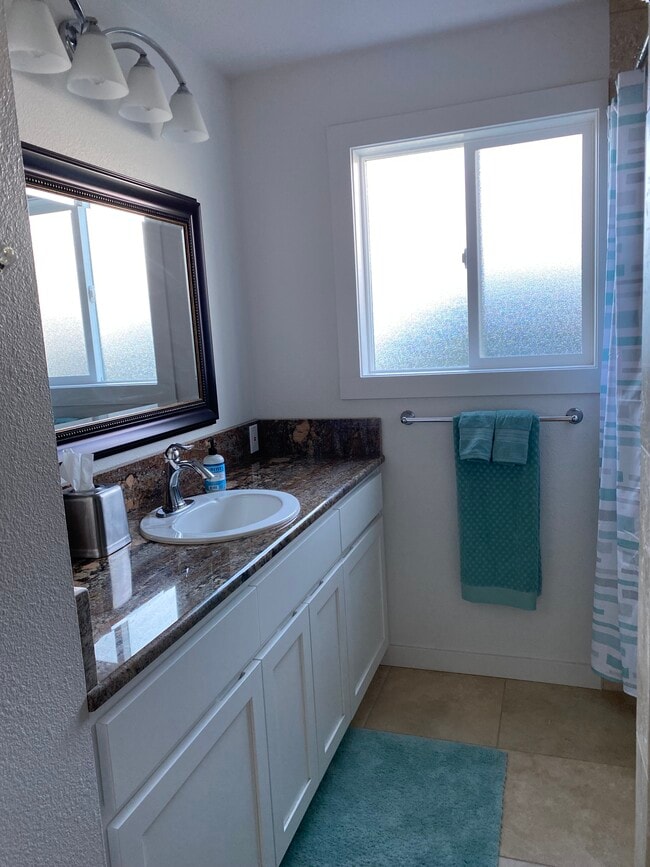 Photo - 1140 NW 12th St