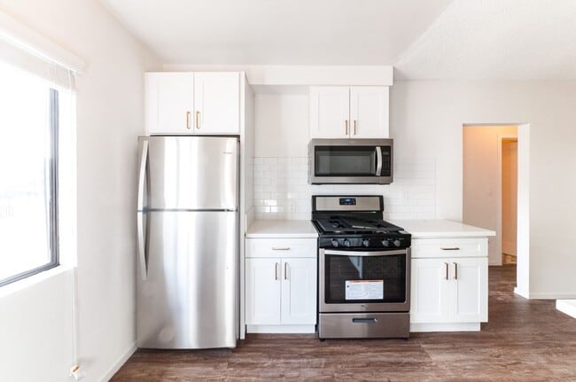 Photo - 255 S Ave 55 Unidad 01