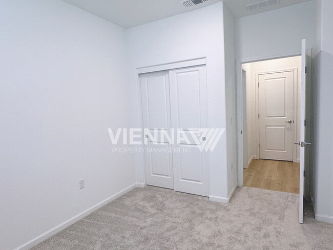 Photo - 1568 Edgewood Ln